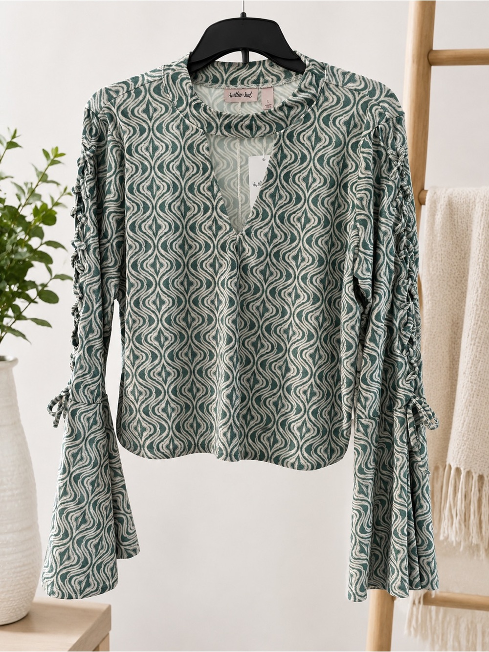 Willow & Root Vintage Style Woven Wave-Pattern Tie-Sleeve Blouse in Sage